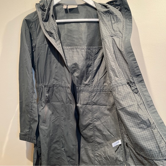 ATHLETA Rain Coat Overcloud Hooded Jacket XXS NEW - Picture 5 of 9
